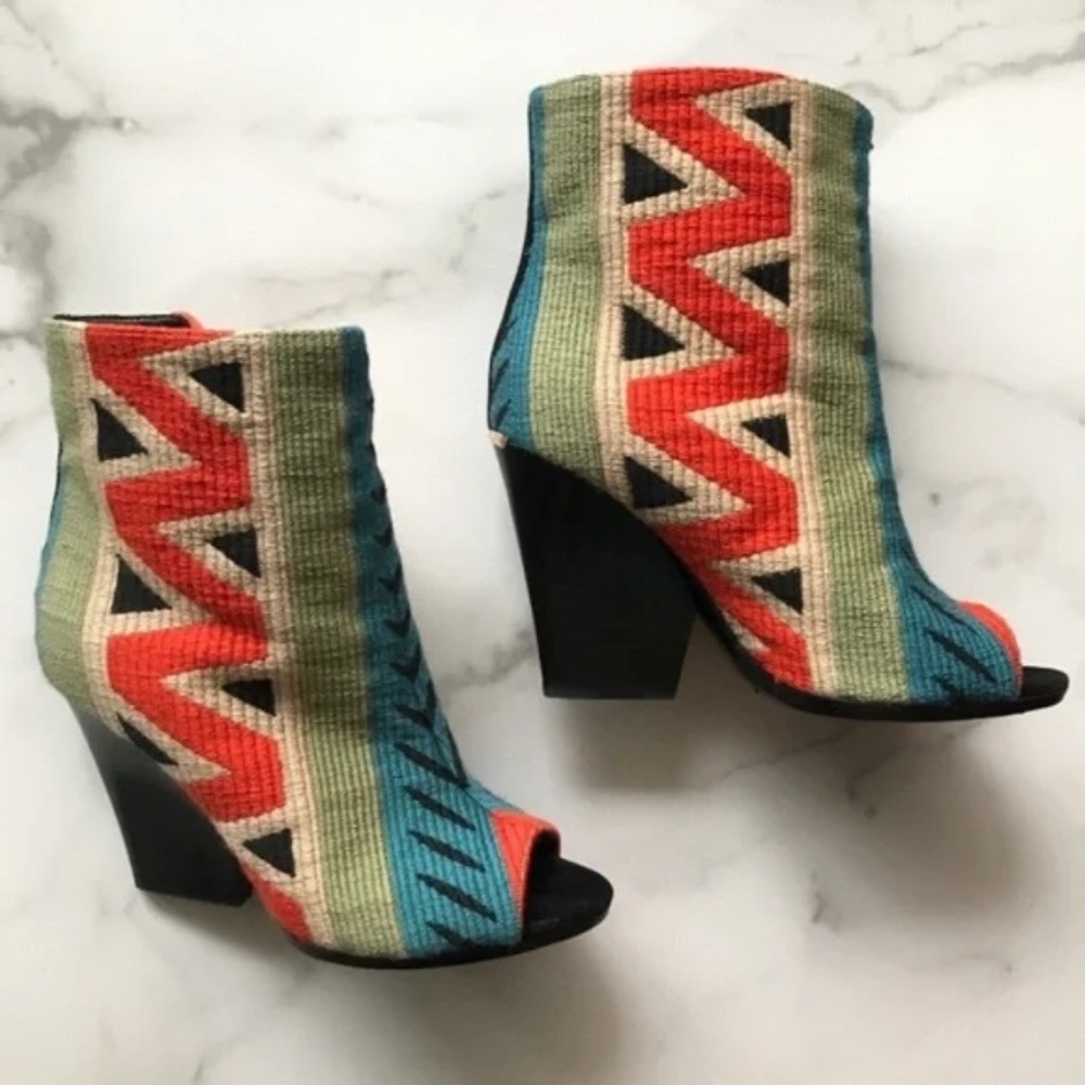 100% AUTHENTIC Burberry Multicolor Tapestry Bateson Peep Toe Bootie Size 38 - Picture 3 of 8